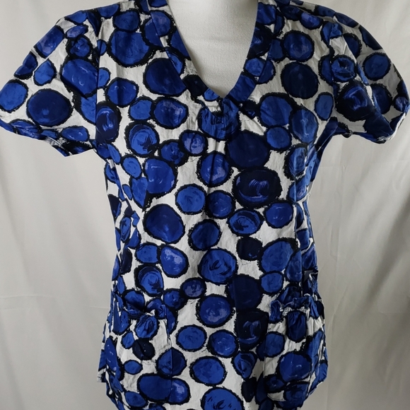 White Cross Graphic Blue Dot Srub Small - Picture 2 of 8